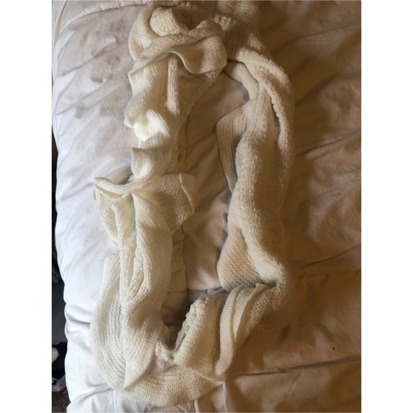 Off White Ruffle Scarf - Picture 1 of 1